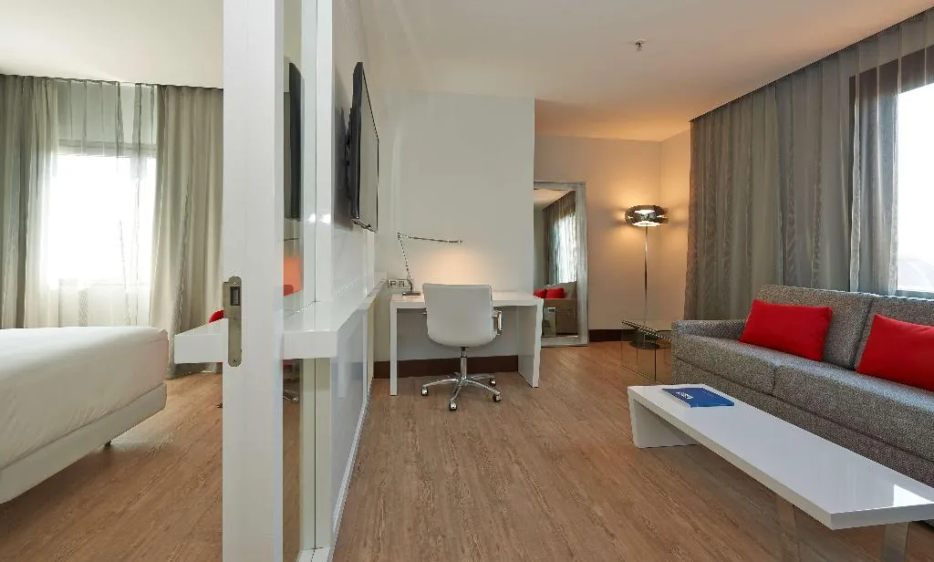 Room, NH Collection Barcelona Gran Hotel Calderón, Barcelona