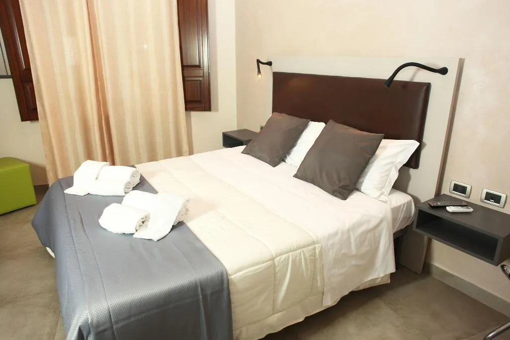 Room, Albergo Maccotta, Palermo