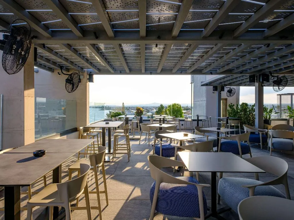 Bar, Mercure Larnaca Beach Resort, Cyprus