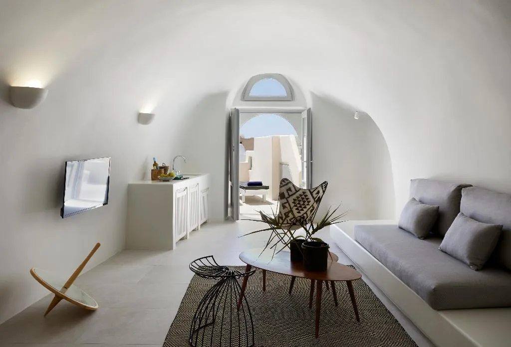CAVE EXECUTIVE ONE BEDROOM Room, Elysian Santorini, Santorini