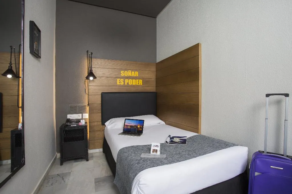 DOUBLE SINGLE USE STANDARD Room, Casual de las Letras Sevilla, Seville