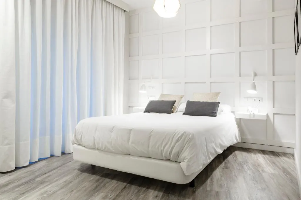 JUNIOR SUITE STANDARD Room, Hotel Boutique Teatro Romano, Costa Del Sol