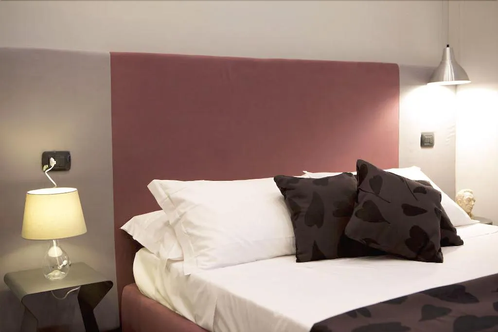 Room, Core Napoli, Naples