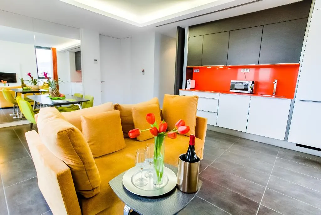APARTMENT CAPACITY 5 TWO BEDROOMS Room, Cosmo Apartments Sants, Barcelona