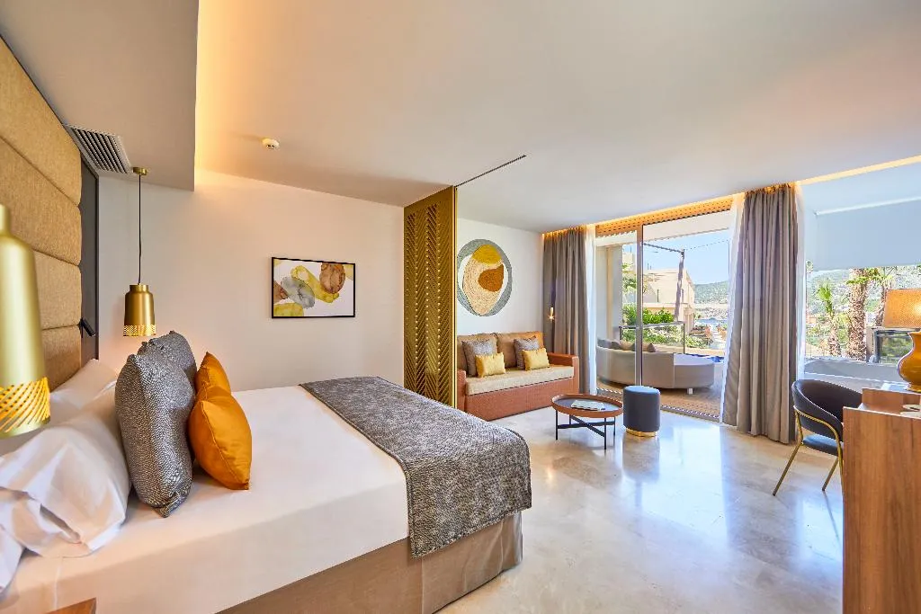 JUNIOR SUITE POOL VIEW Room, Zafiro Palace Andratx, Majorca