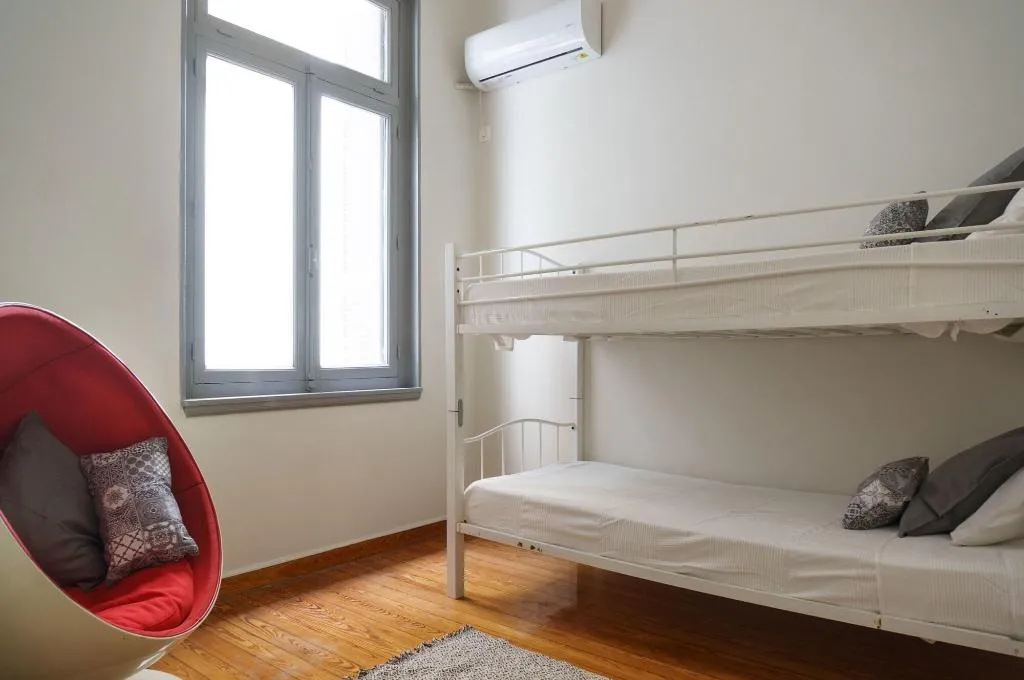 Room, Dioskouros, Athens