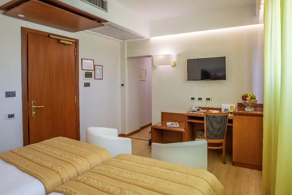 Double or Twin STANDARD Room, La Giocca Hotel, Rome