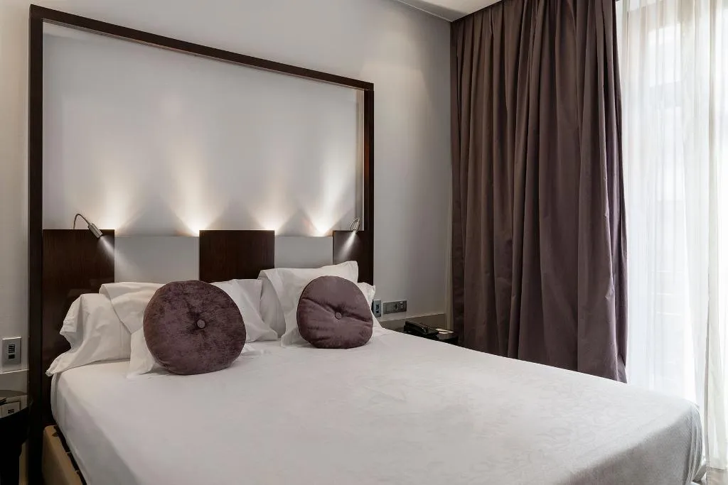 DOUBLE SINGLE USE SUPERIOR Room, Vincci Palace, Valencia