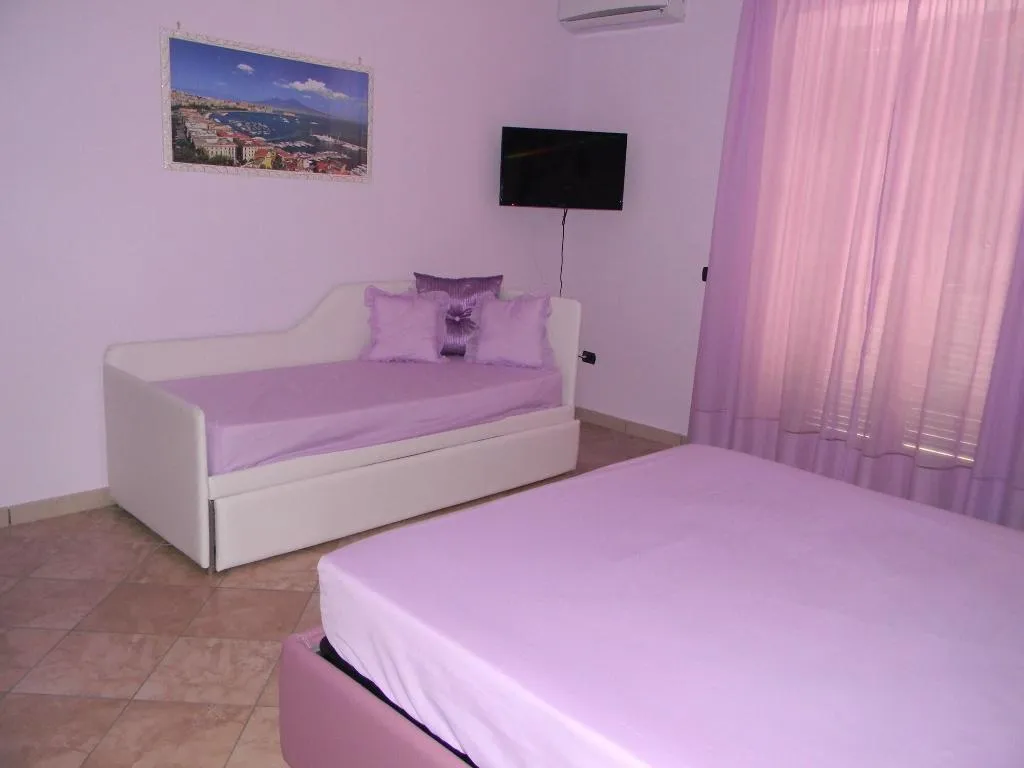 Room, Sanfralù, Naples