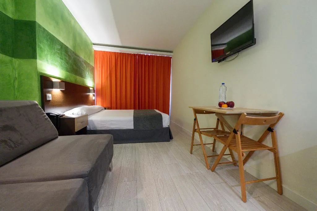 STUDIO CAPACITY 4 Room, Apartamentos Recoletos, Madrid
