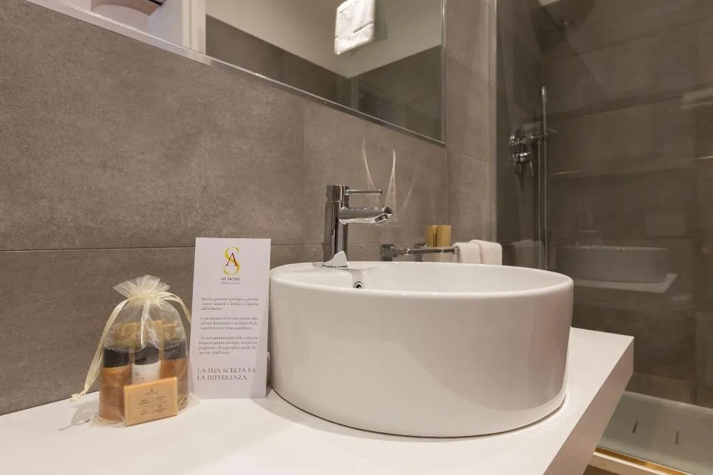 Room, La Corte Antica Hotel Milano, Milan