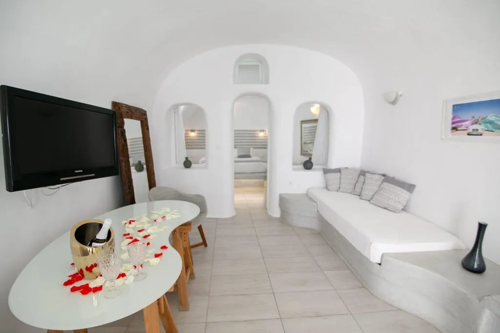 Room, Vogue Suites, Santorini