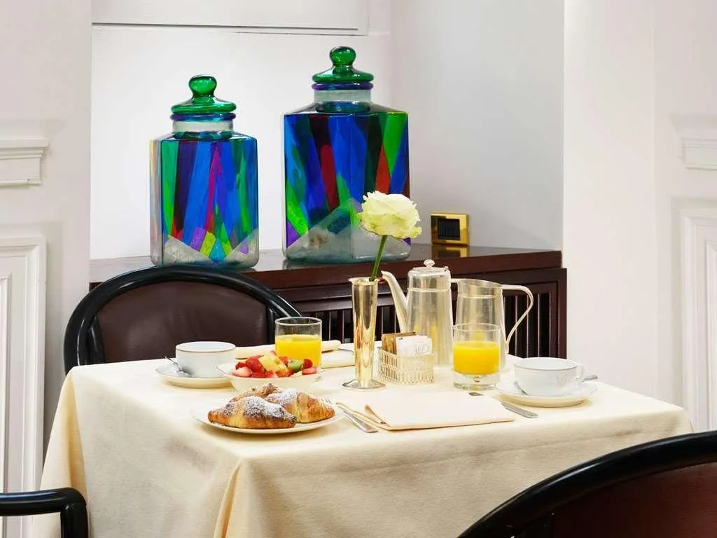 Restaurant, Pierre Milano Hotel, Milan