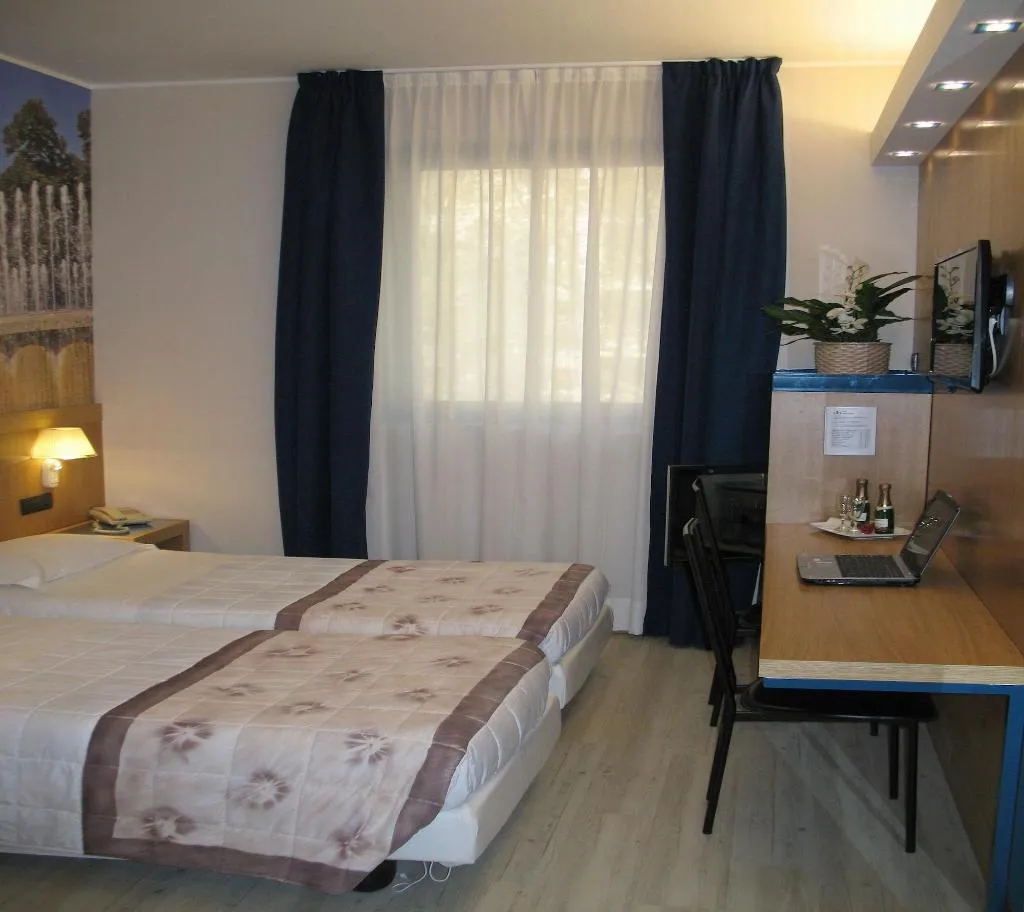 Room, Hotel Domenichino, Milan
