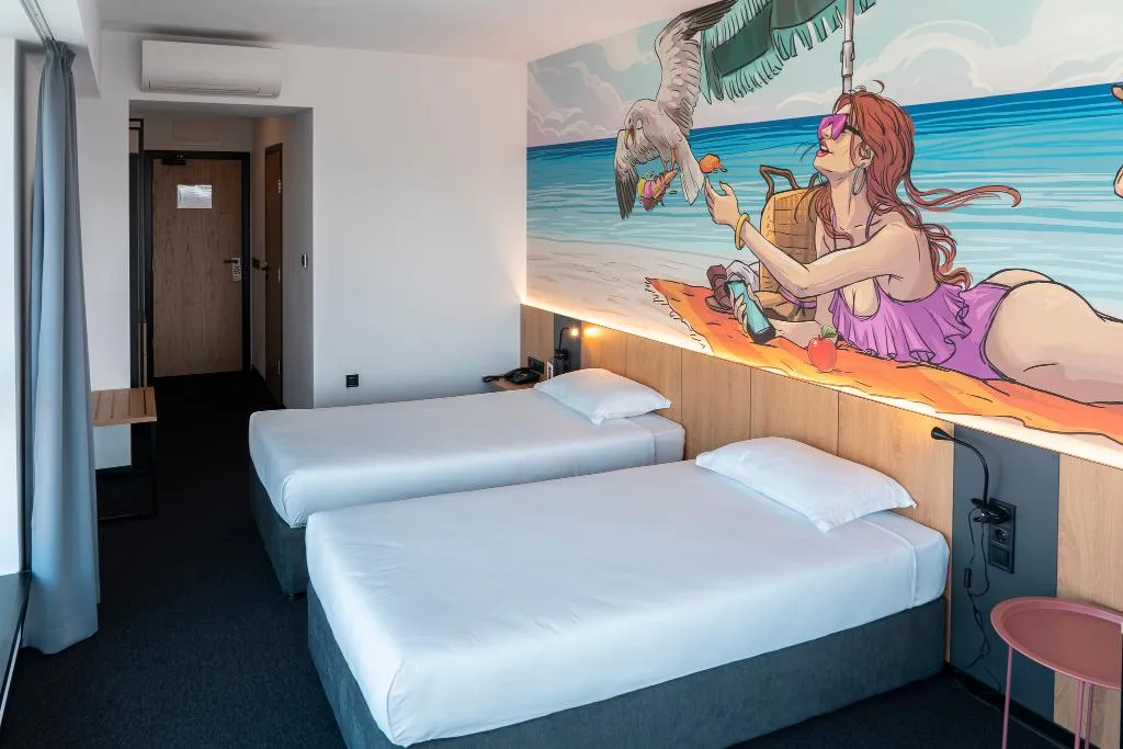 SINGLE CITY VIEW Room, Campus 90, Varna