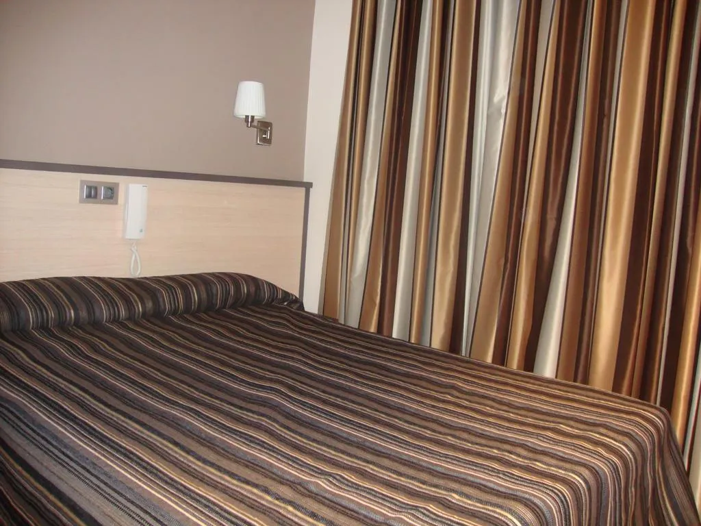 Room, Hostal Las Flores, Barcelona