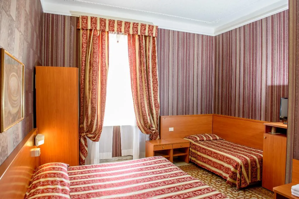 TRIPLE STANDARD Room, Emmaus, Rome