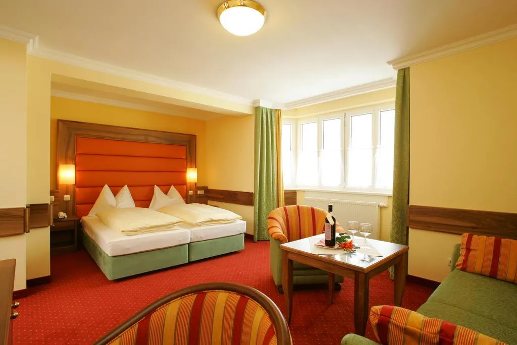 DOUBLE SUPERIOR Room, Österreichischer Hof, Innsbruck