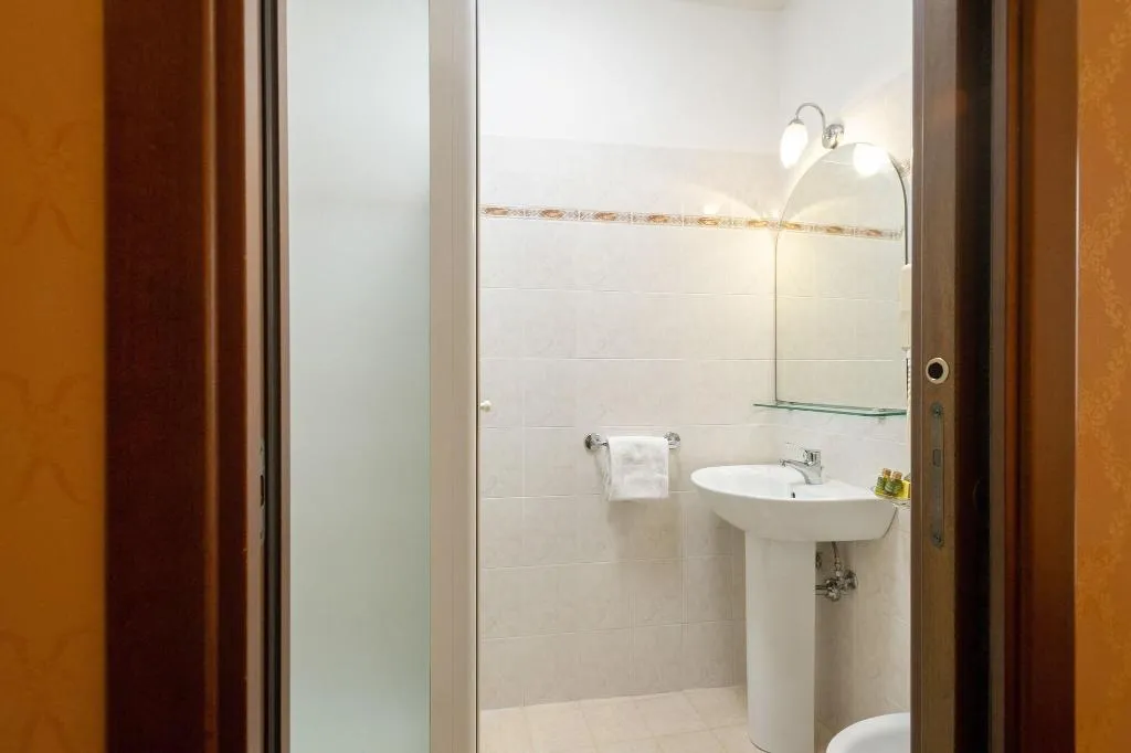 DOUBLE CLASSIC Room, Hotel Boccaccio, Florence
