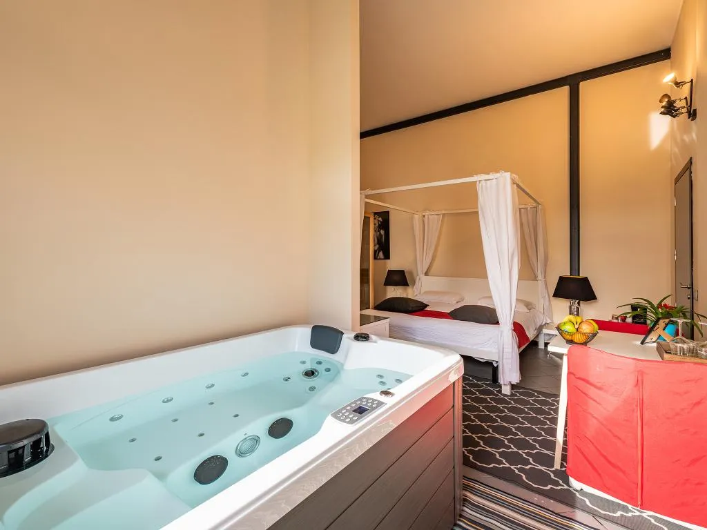 SUITE WITH PRIVATE POOL Room, Snob Luxury Suite, Cagliari