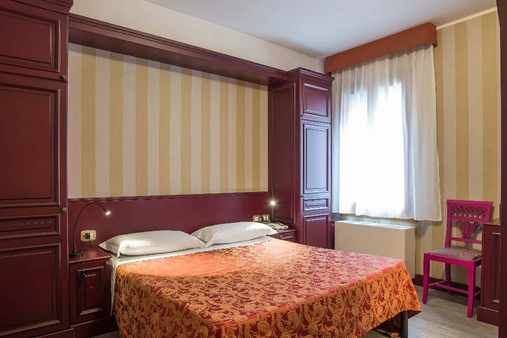 Double or Twin STANDARD Room, La Fenice et des Artistes, Venice