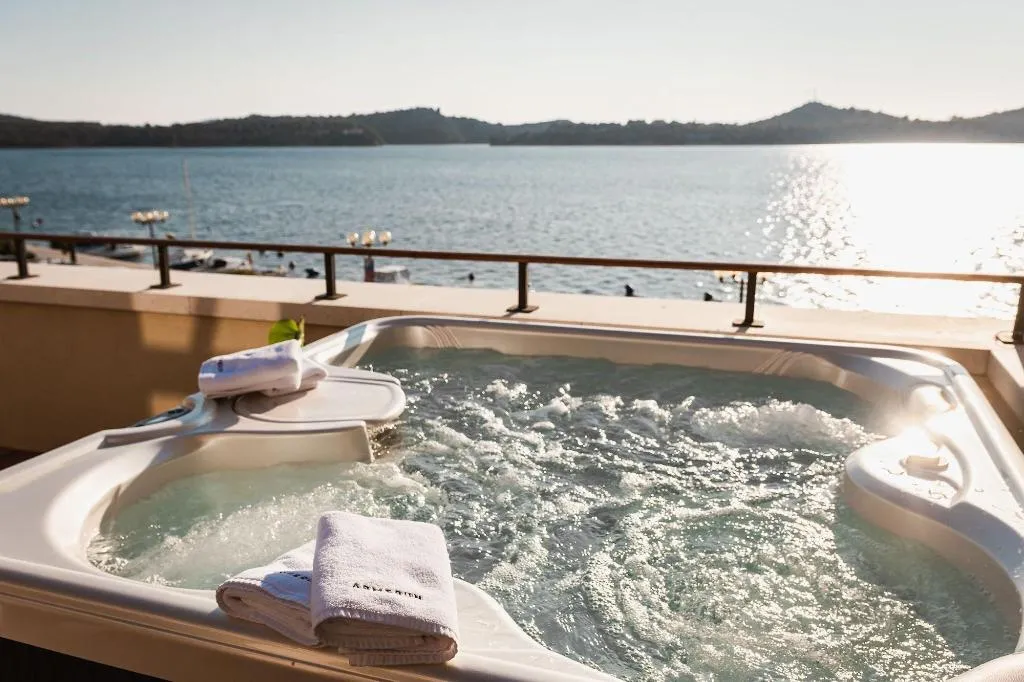 Room, Armerun Heritage Hotel & Residences, Split