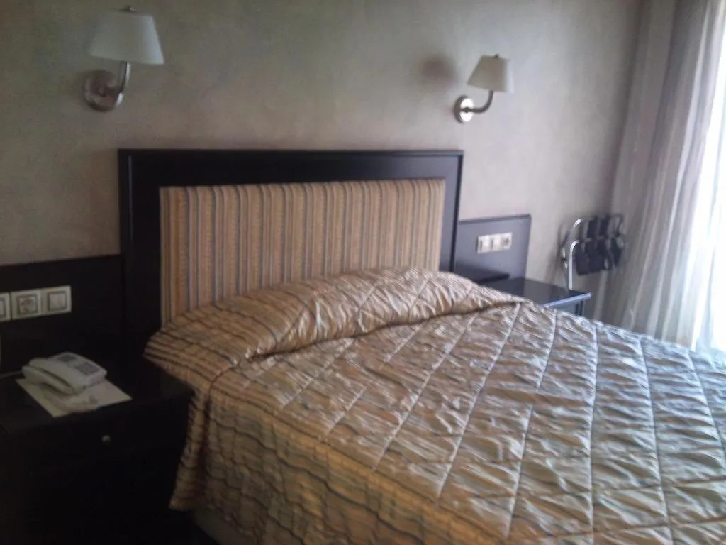 SINGLE STANDARD Room, Crystal City, Athens