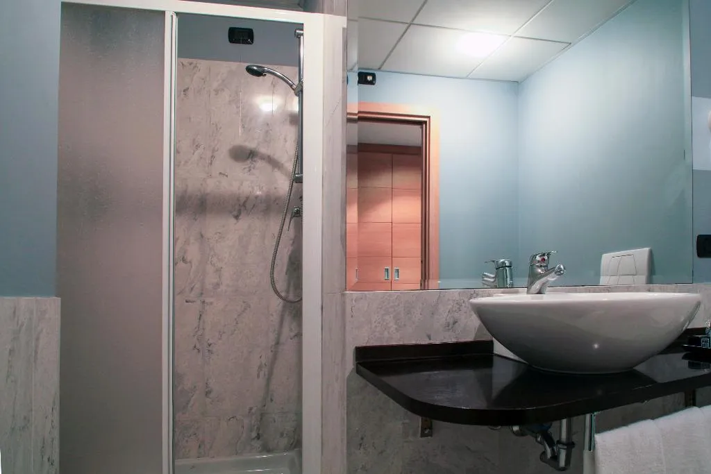 TRIPLE STANDARD Room, Studios Hotel, Milan