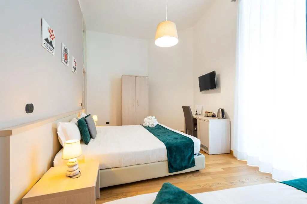 QUADRUPLE COMFORT Room, Duomo Hermes Relais, Naples