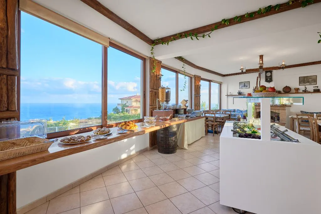 Restaurant, Spiros-Soula Family Hotel & Thematic Suites, Crete