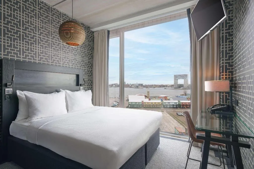 DOUBLE WITH VIEWS Room, DoubleTree by Hilton NDSM Wharf, Amsterdam