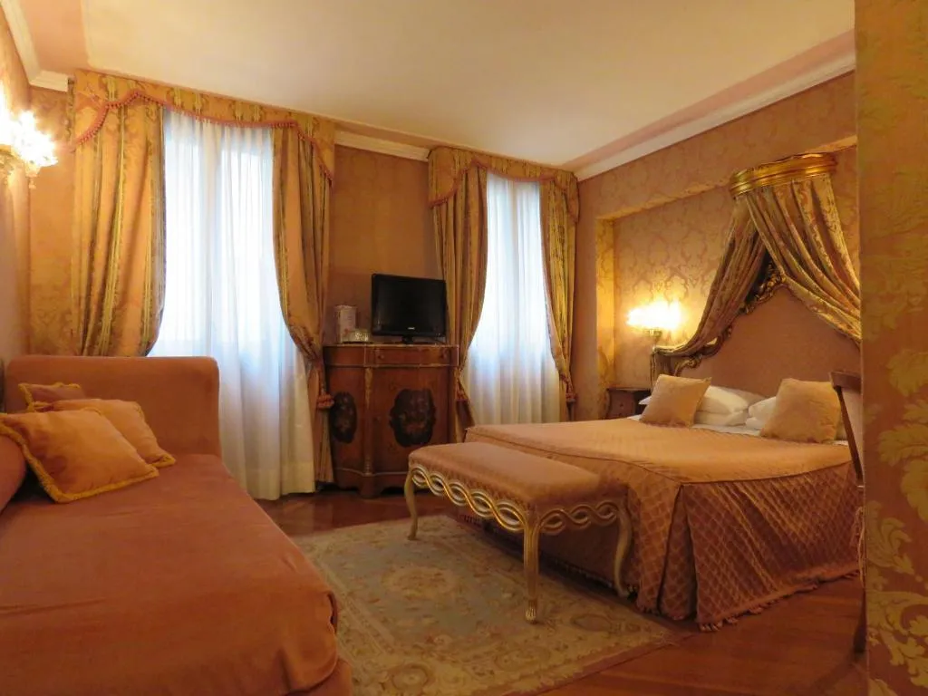 TRIPLE DELUXE Room, Antico Doge - a Member of Elizabeth Hotel, Venice