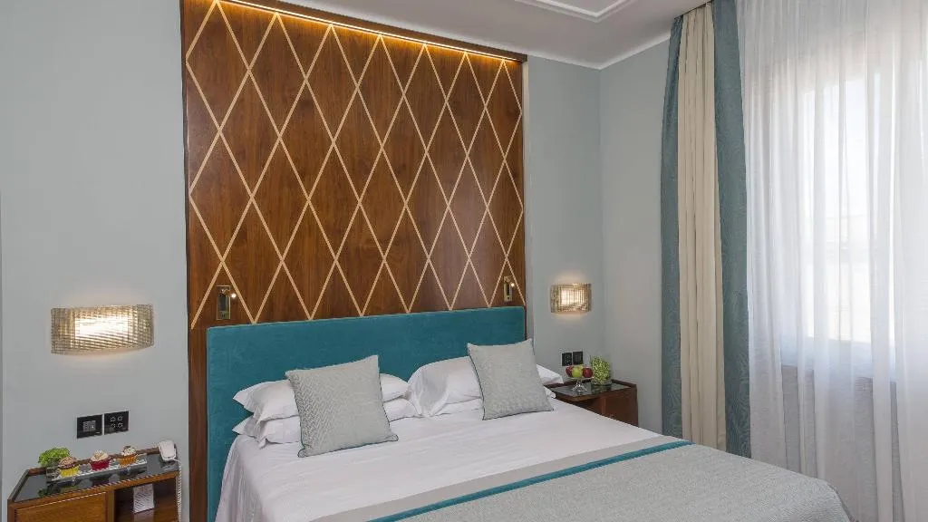 Double or Twin PREMIUM Room, Bettoja Hotel Mediterraneo, Rome