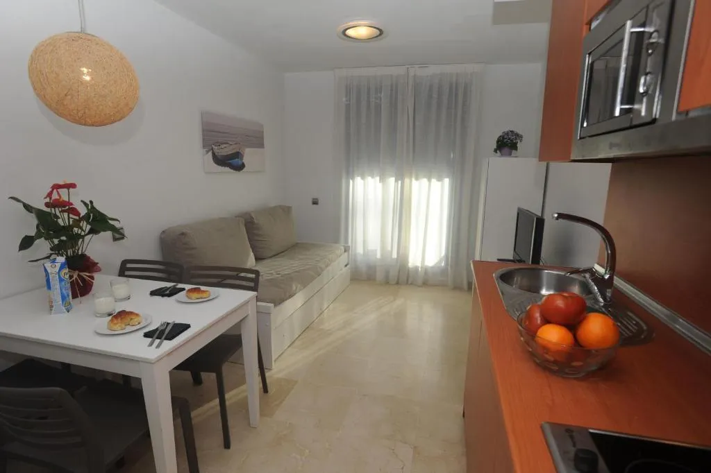 APARTMENT CAPACITY 4 TWO BEDROOMS Room, Benalmádena Playa Good Places, Costa Del Sol