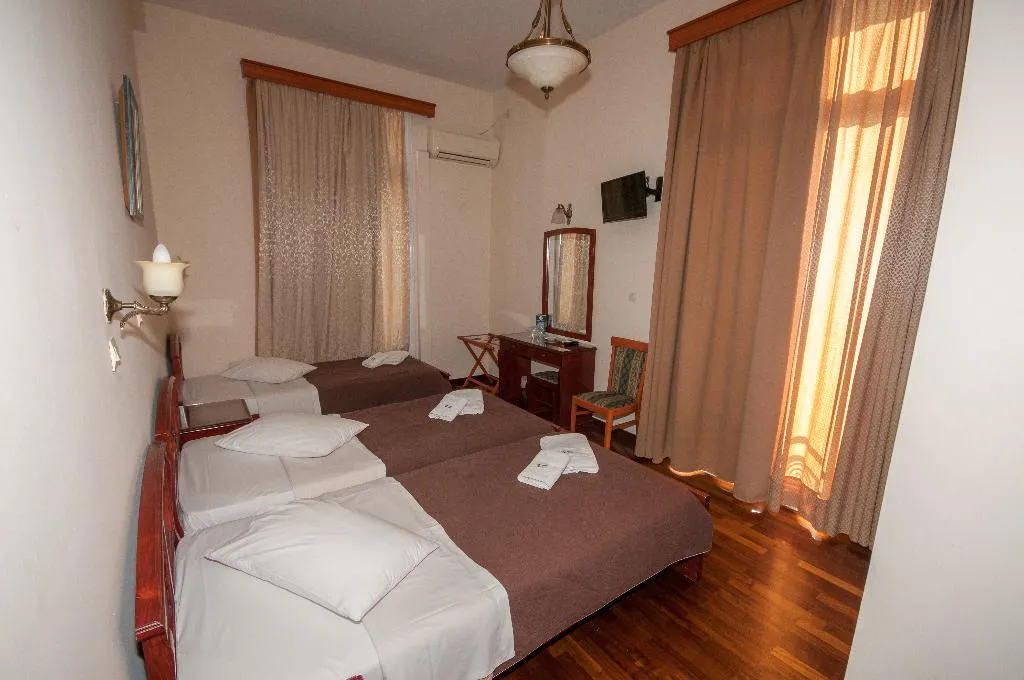 TRIPLE STANDARD Room, Cecil hotel, Athens