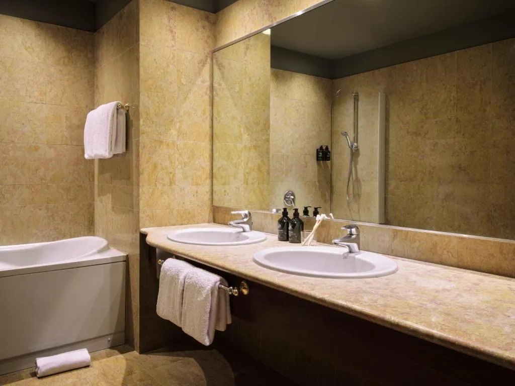 JUNIOR SUITE STANDARD Room, Max Brown Missori part of Sircle Collection, Milan