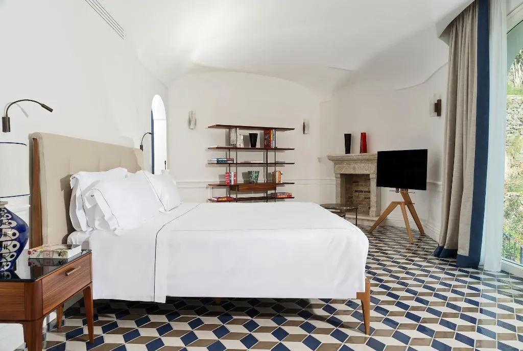 Room, Borgo Santandrea, Naples