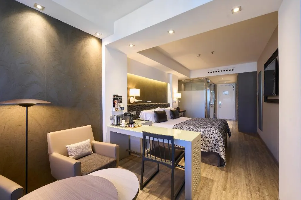 JUNIOR SUITE CAPACITY 1 Room, Catalonia Square, Barcelona