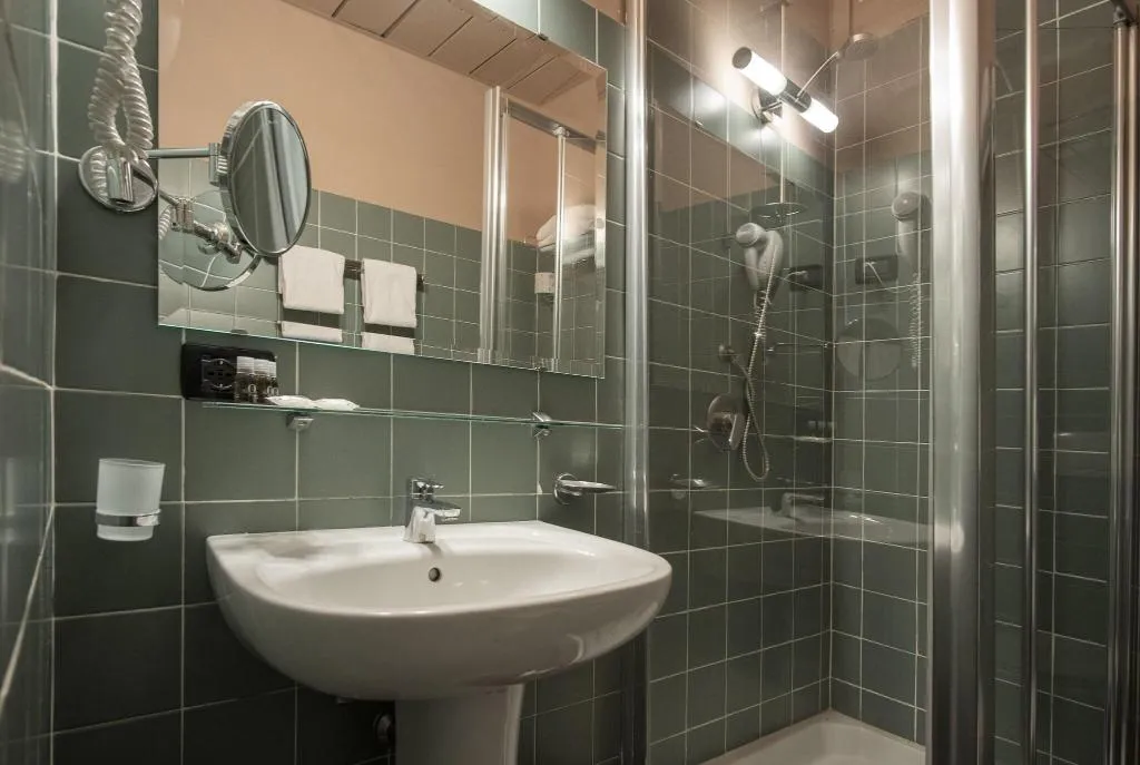 Room THREE BEDS Room, Milani, Rome