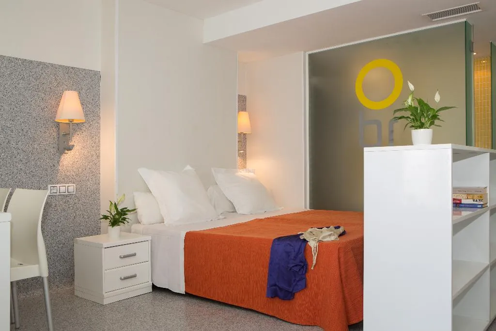 Room, Mix Bahia Real, Majorca