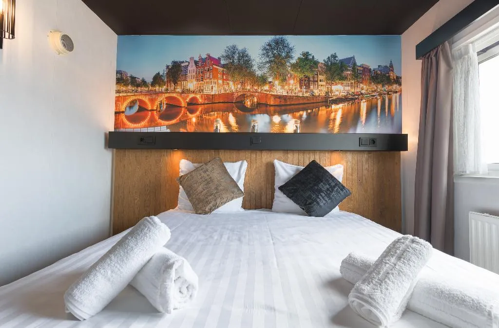 DOUBLE STANDARD Room, Botel, Amsterdam