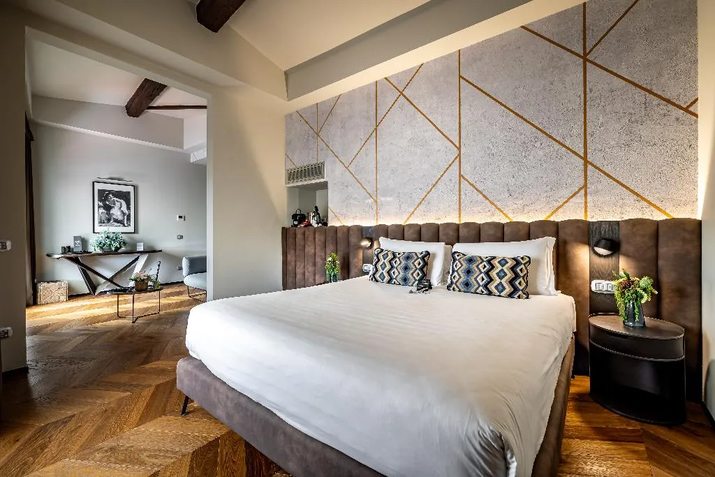 SUITE DELUXE WITH TERRACE Room, Palazzo Alfieri, Florence