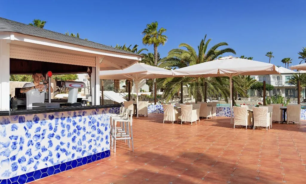 Terrace, H10 Ocean Suites, Fuerteventura