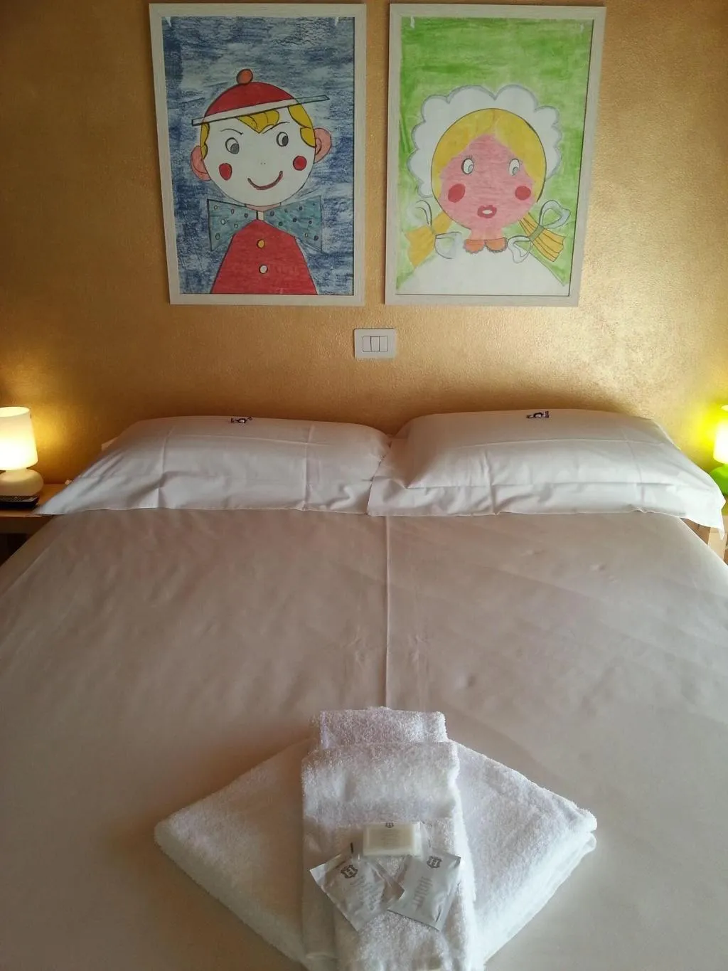 Room, Il Girasole, Milan