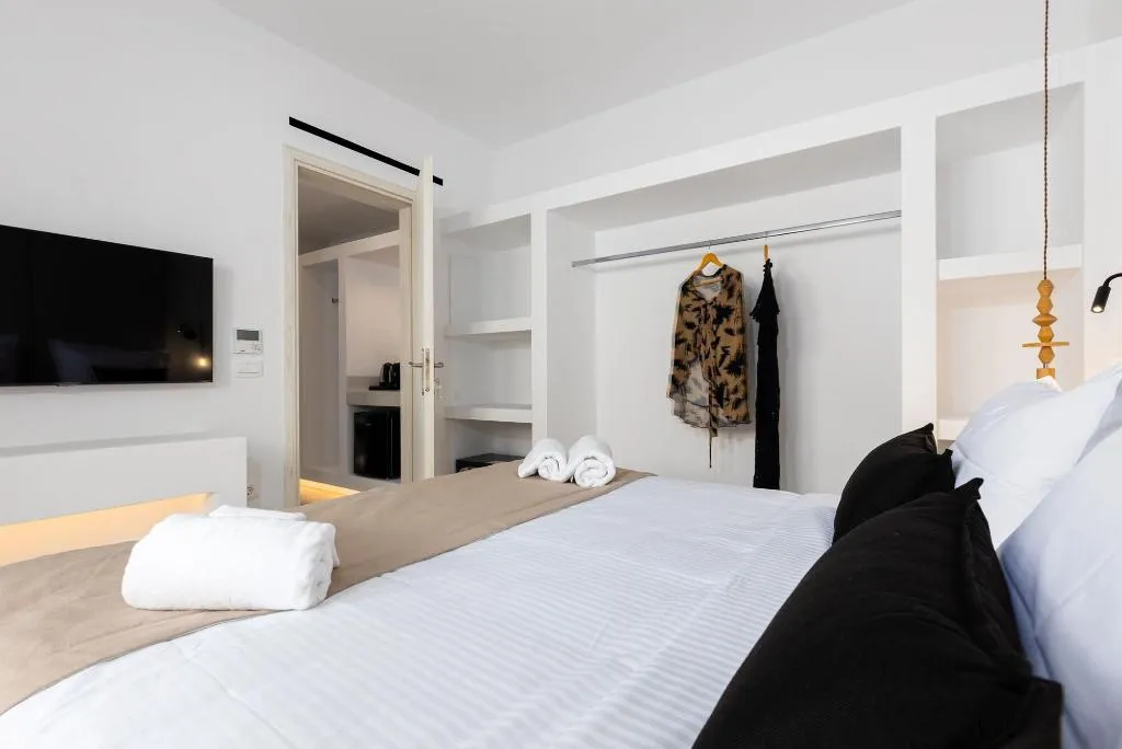 Room, Serapias Suites, Santorini