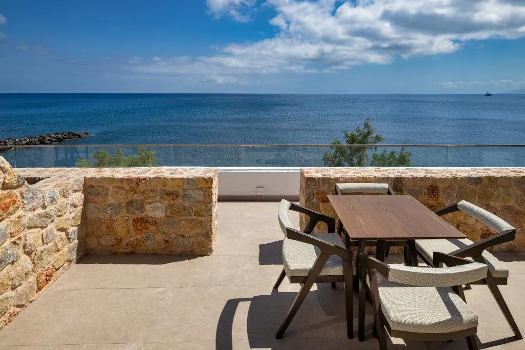 SUITE WITH VIEWS Room, Aelia Thalassa, Santorini