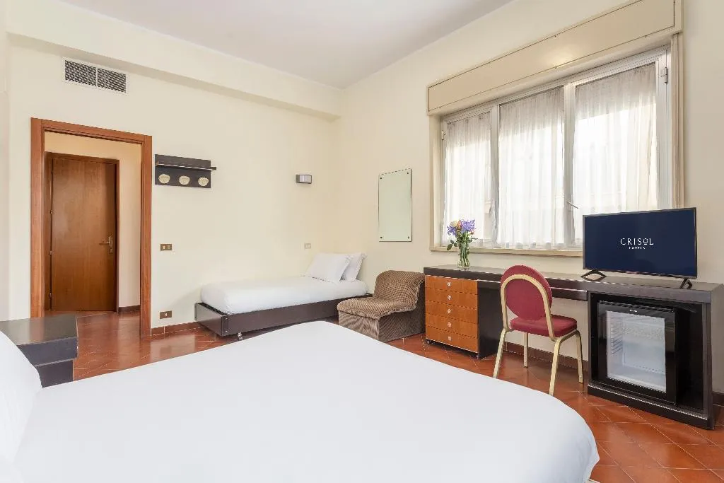 TRIPLE STANDARD Room, Crisol Europa, Palermo