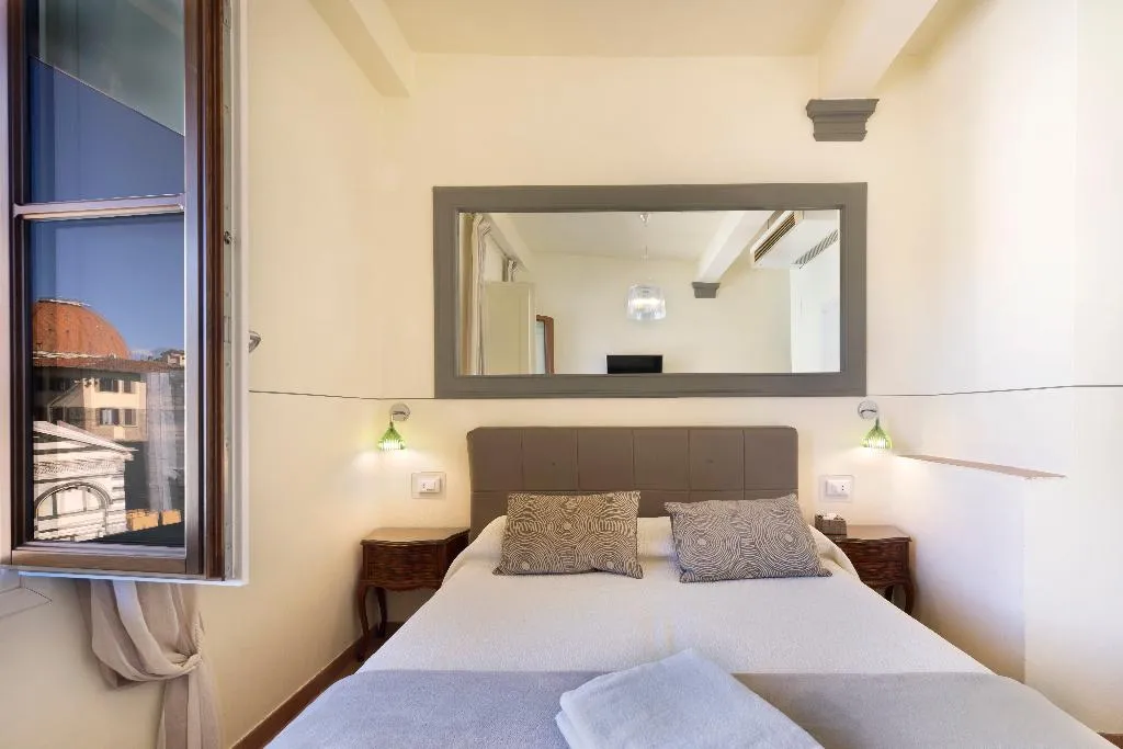 Room, Soggiorno Battistero, Florence