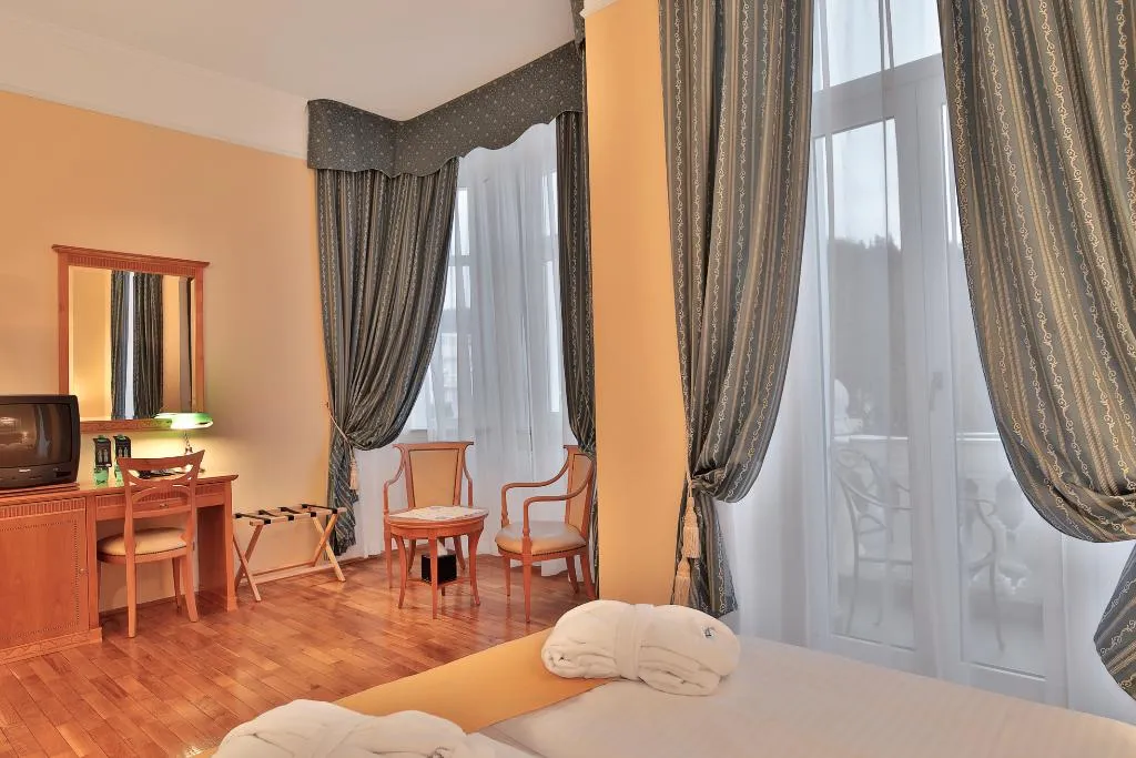 DOUBLE SUPERIOR Room, Belvedere Wellness Hotel Marianske Lazne, Prague