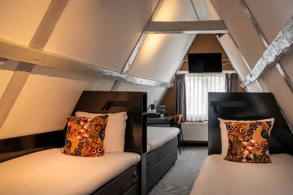 QUADRUPLE STANDARD Room, Mansion, Amsterdam